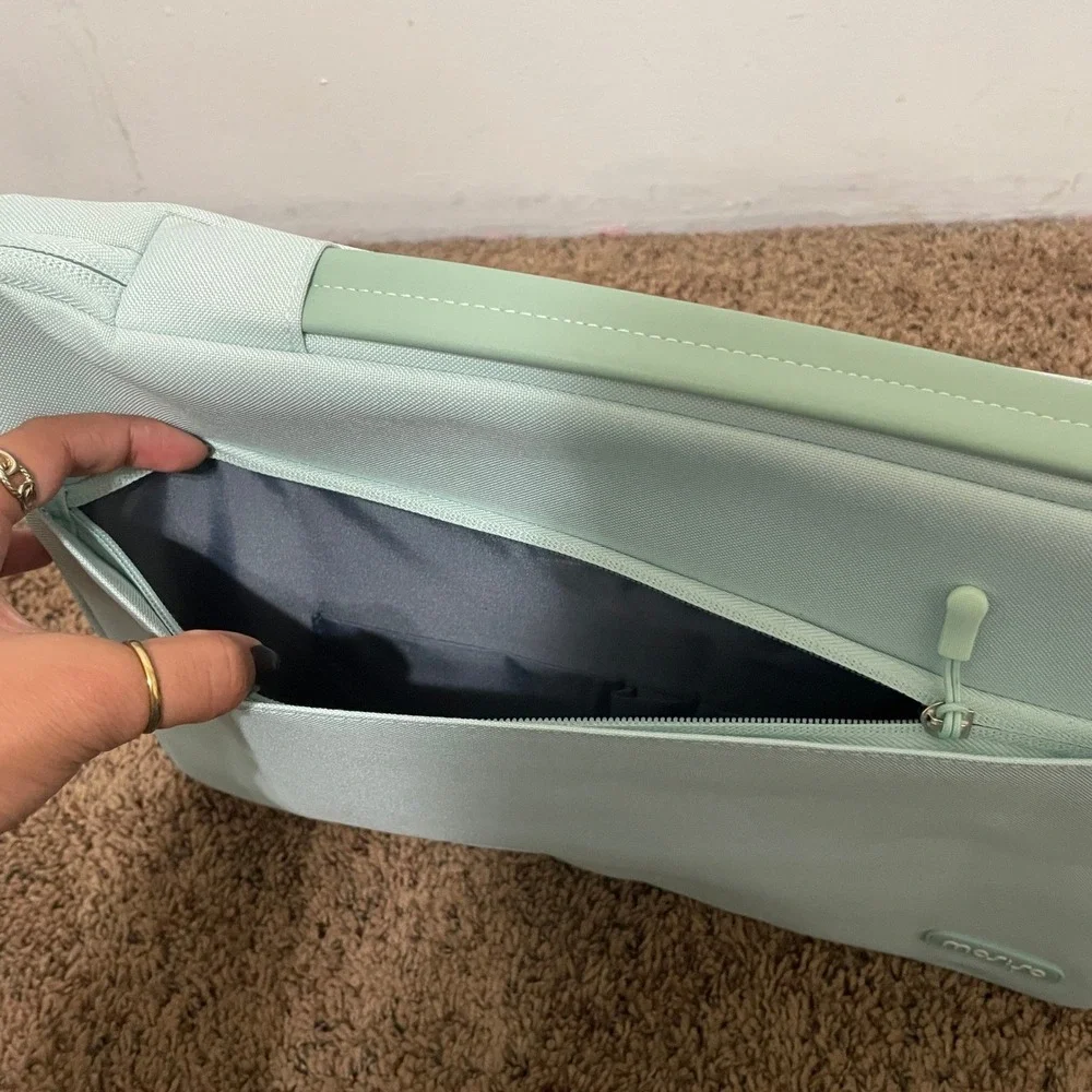 MOSISO Laptop Sleeve Bag Case Pouch Aqua Green‎ 13 Inch Computer Few Small Stain